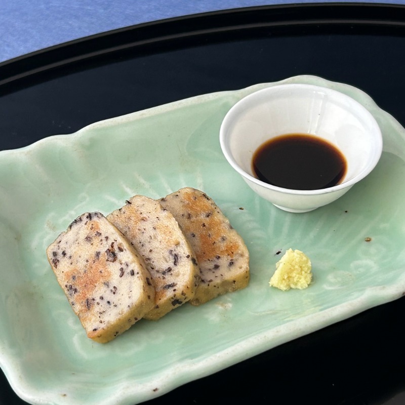 調理例：焼いた利久麸を生姜醤油でも