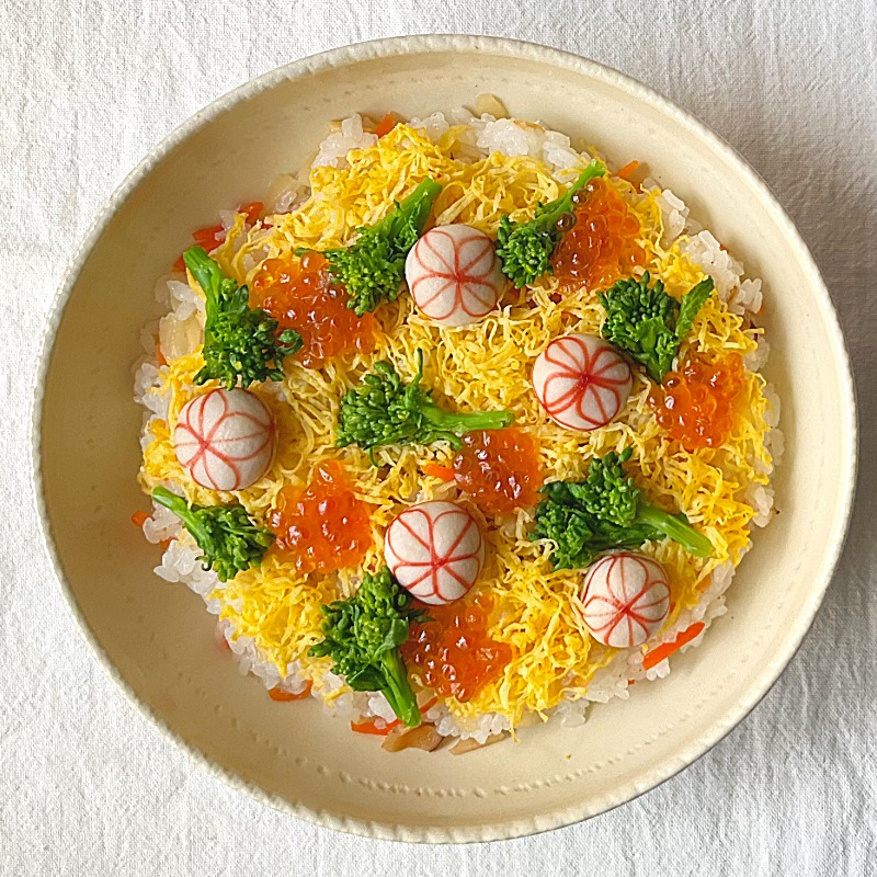 ちらし寿司に  ※画像の手まり麸はイメージです。