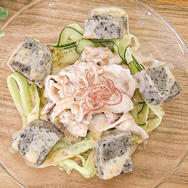 ごま麸のごまだれ豚しゃぶサラダ
